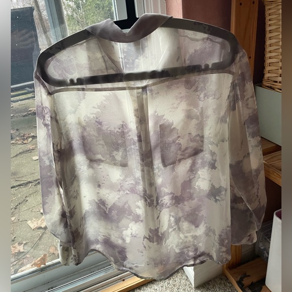 ⚡️2/$20 DECREE Women’s chemise blouse - Picture 2 of 4